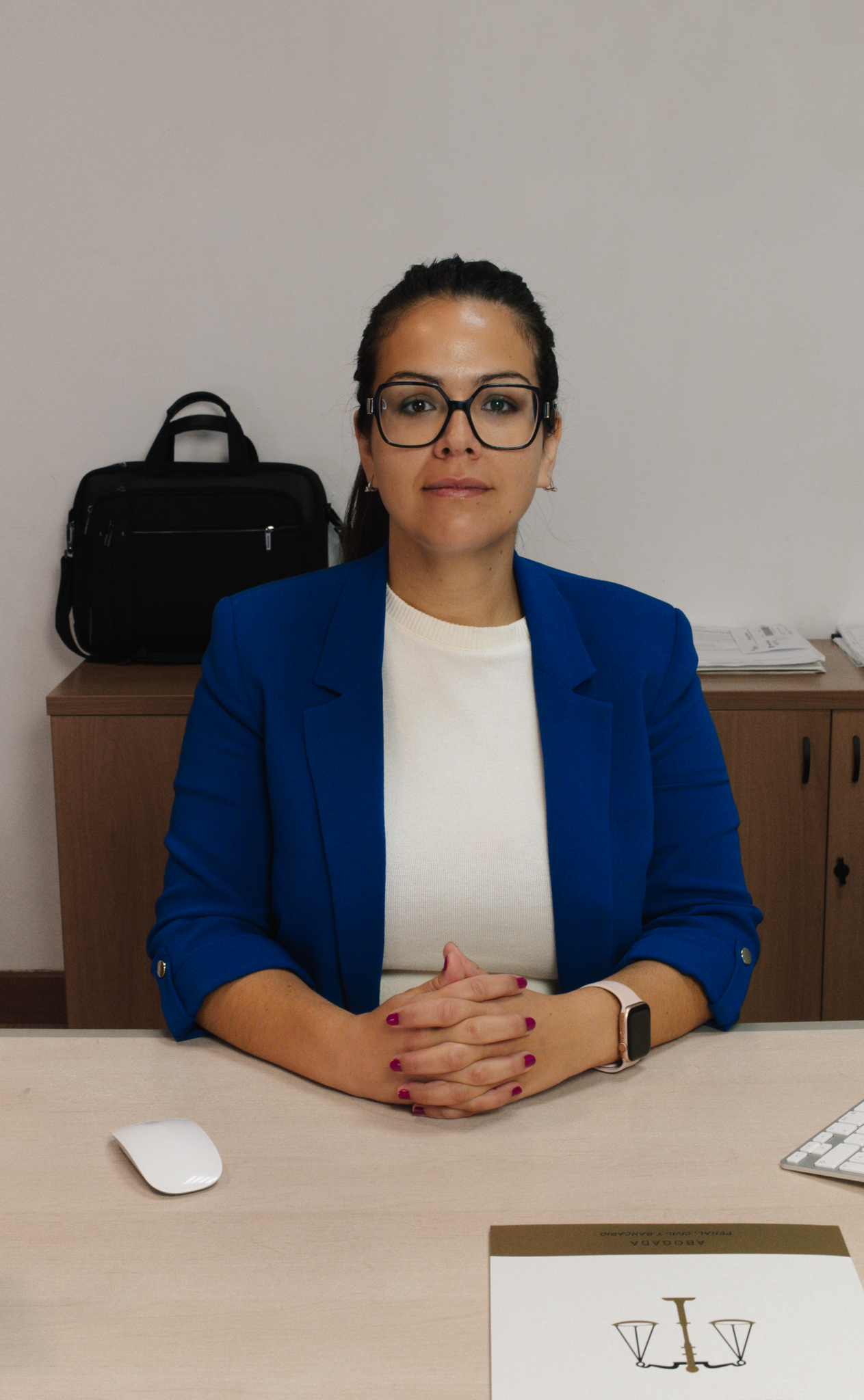 Ana Rebeca trabajando